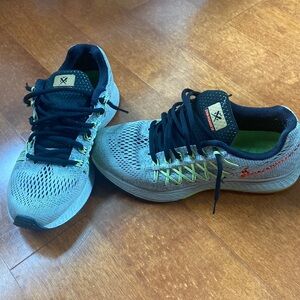 Zoom Pegasus Nike sneakers, women’s size 8